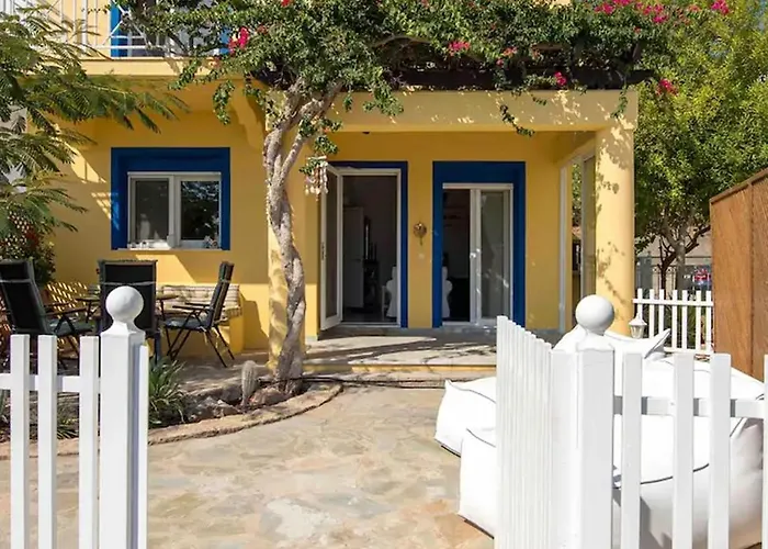 Le Petit Refuge 2 Floor Maisonette With Seaview