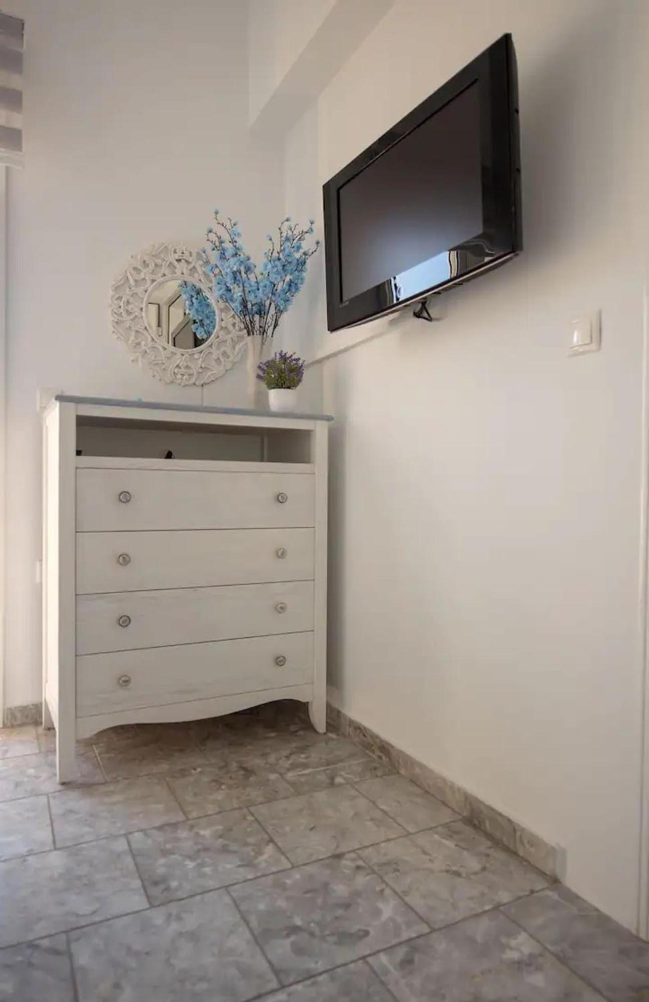 Le Petit Refuge 2 Floor Maisonette With Seaview Holiday home