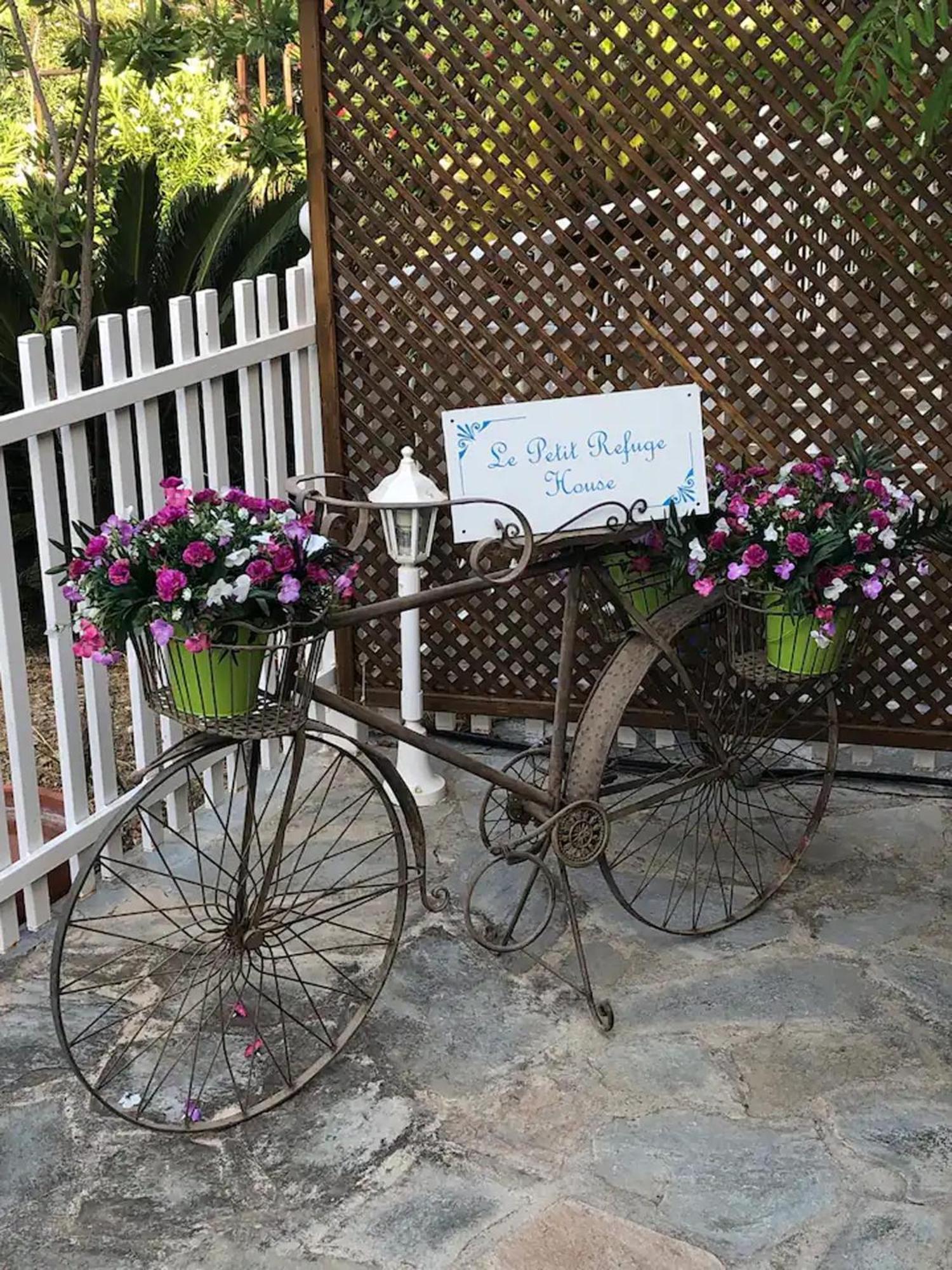 Holiday home Le Petit Refuge 2 Floor Maisonette With Seaview *